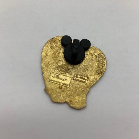 Vintage Disney 2002 Lanyard Pin Trading Series Pochahontas John Heart Lapel Pin - Picture 3 of 6